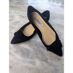 Saks Fifth Avenue Women's Flats Size 8.5 Suede pointed toe with bow